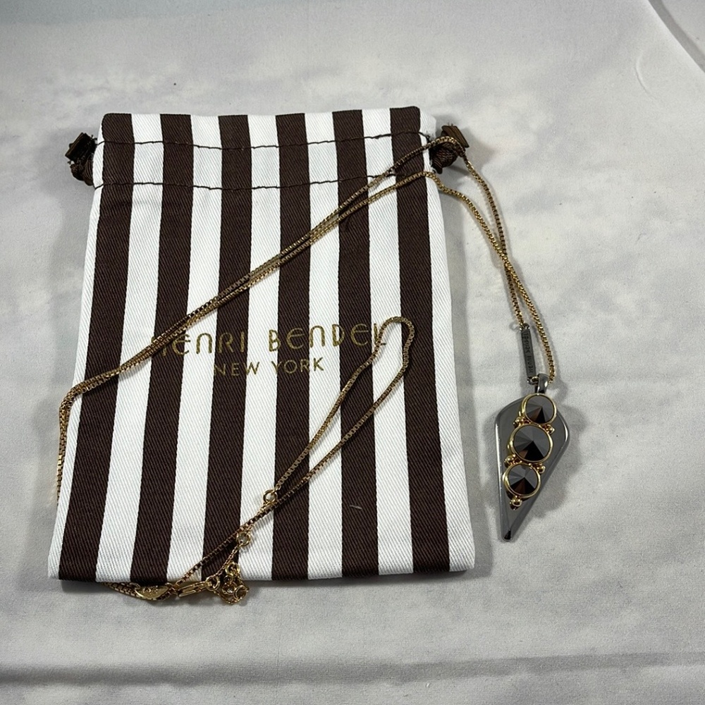 Henri Bendel Arrow Pendant